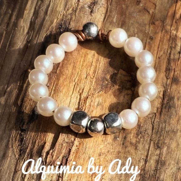 Pearls and silver beaded ring - Picture 1 of 2